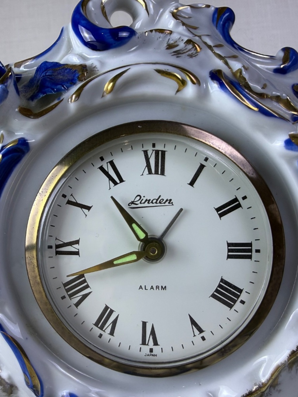 Vintage Linden Porcelain Mantel Clock Blue White Gold Victorian Figurines Japan - Picture 3 of 12